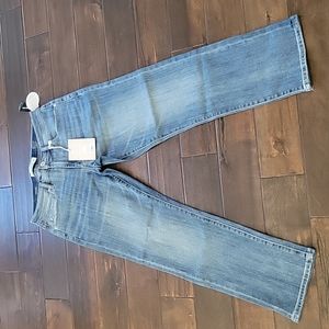 Men's Liverpool jeans size 32x30. Brand new. Relaxed straight.